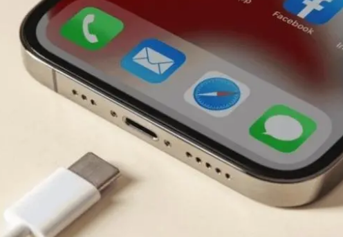 莒县苹果15维修分享iPhone15改USB-C接口后能和安卓用户互借充电器吗 